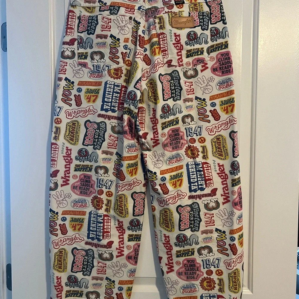 Wrangler Graphic Jeans - Picture 5 of 5